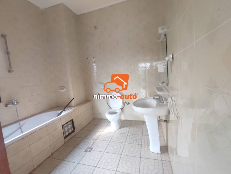 Très grand appartement à louer à Odza (Koweït City )