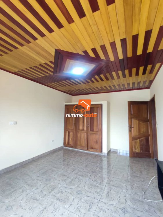 Studio moderne très haut standing à louer à Odza borne 10