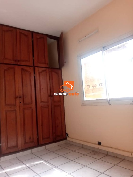 A well placed and secured spacious apartment to let at Saint Michel-Terminus