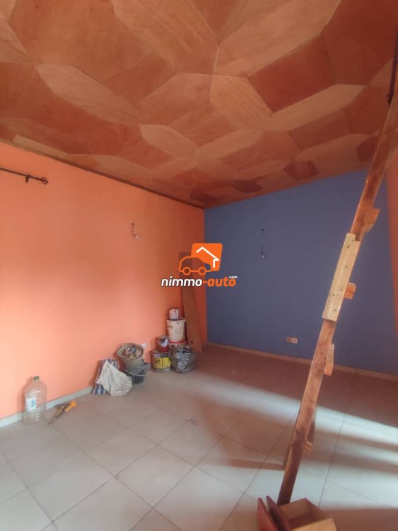 Studio moderne nouvellement construit à louer derrière Odza petit marché