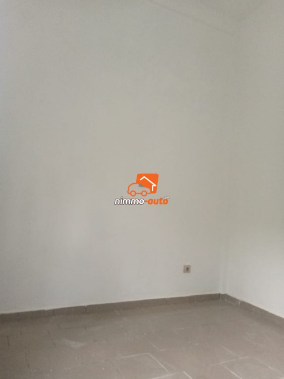 Studio moderne à louer à Village