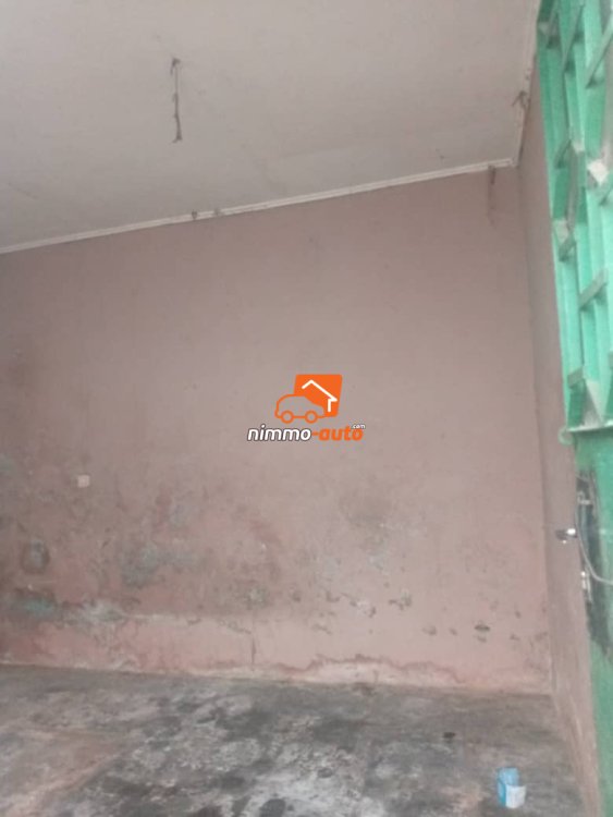 Chambre simple à louer à Village