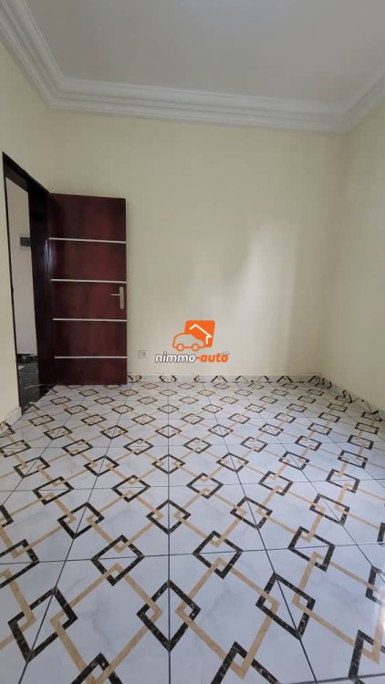 Studio moderne hyper chic nouvellement construit à Nsimeyong