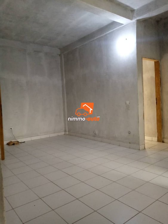 An apartment to let at Yassa entrée chefferie