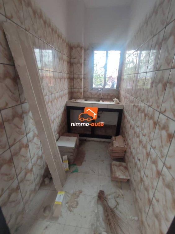 Studio moderne nouvellement construit à louer à Ekoumdoum