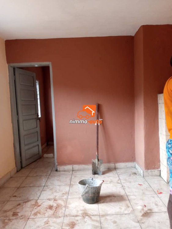 Studio moderne 4pièces à louer à Ndogbong