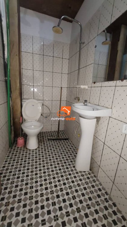 Incroyable chambre moderne en bordure de la route principale