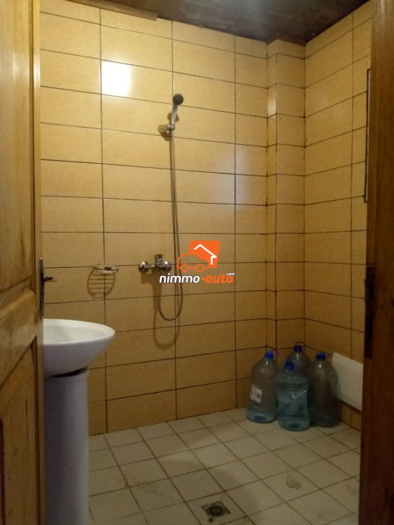 Appartement moderne bien spacieux à louer à Santa barbara Bonamoussadi