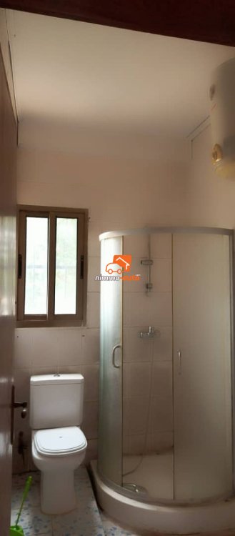 Appartement haut standing à louer au Golf/Bastos