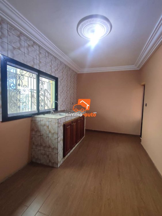 Appartement moderne nouvellement construit à louer à Odza borne10