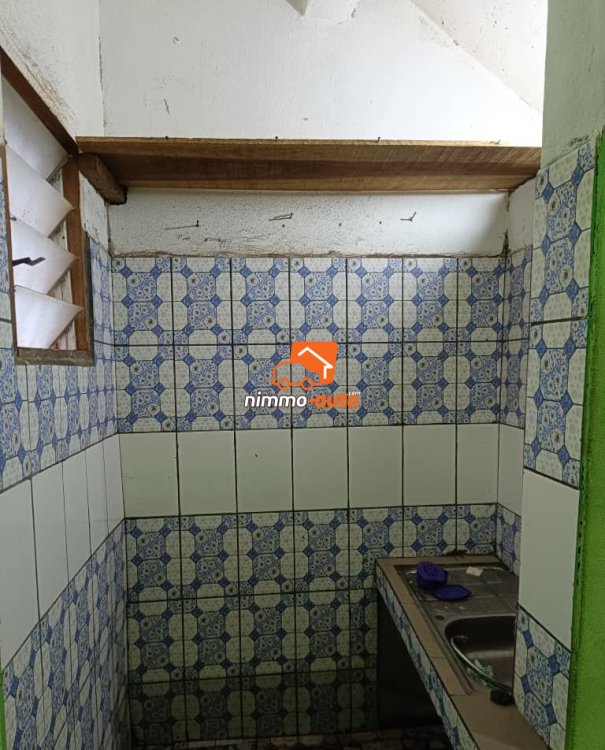 Studio simple situé à la cité verte