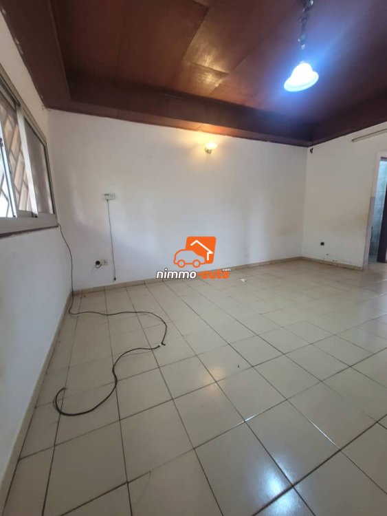 Appartement moderne à louer à Biyemassi montée des soeurs