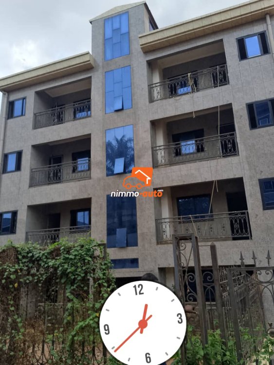 Magnifique Immeuble R+3 avec Sous-Sol à vendre à Ngousso