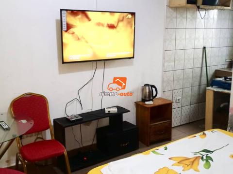 Chambre équipée d'une cuisine à louer à makepe