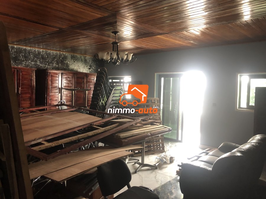 Appartement à louer à Akwa