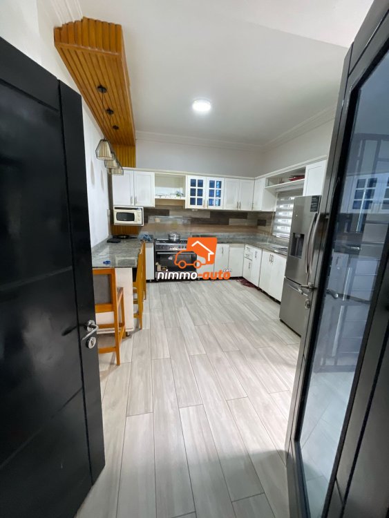 triplex à vendre à bonamoussadi