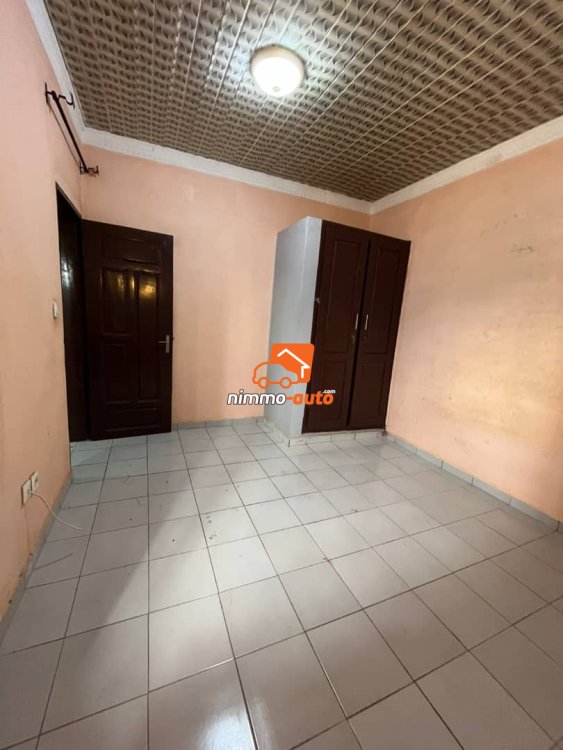 magnifique studio modrene à  louer à  mendong