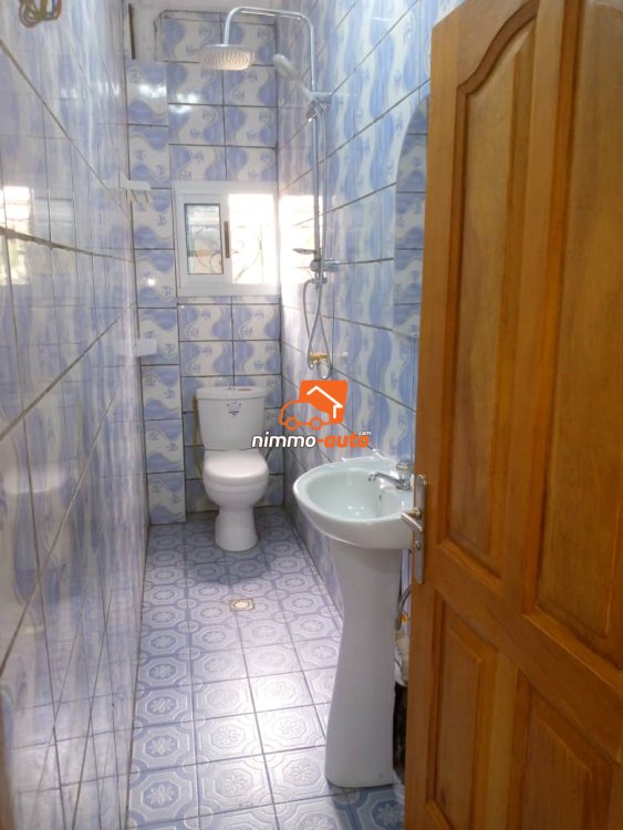 Studio à louer à Kotto