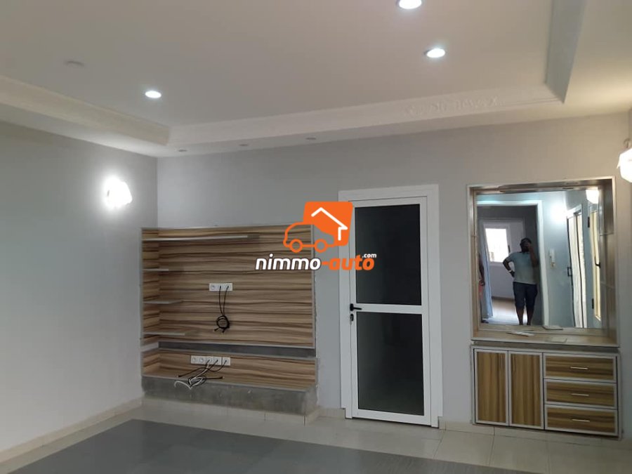 duplex locatif haut standing à vendre à nkolnda