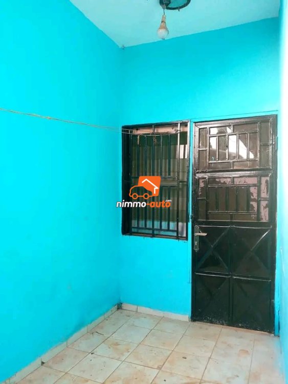 vaste appartement moderne à louer à nkolbison