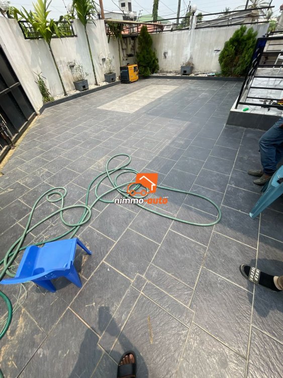 triplex à vendre à bonamoussadi