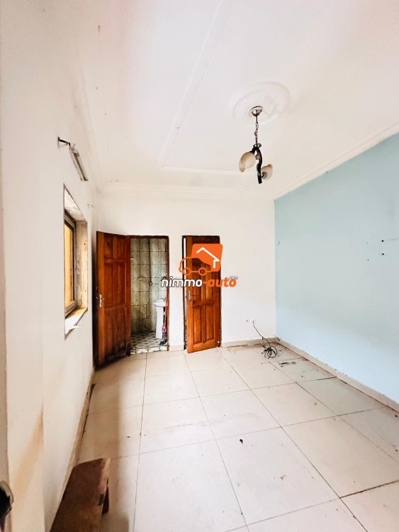 chambre moderne a louer a efoulan