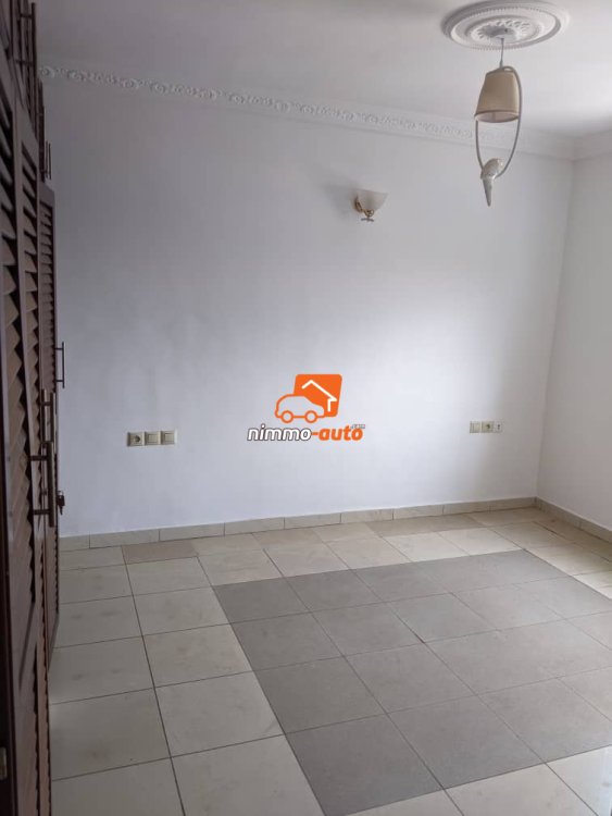 appartement 3 chambres à louer à etoa meki