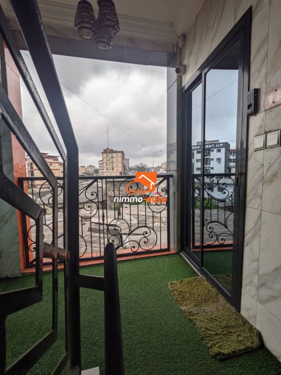 appartement haut standing à louer à Bp cité a l'étage