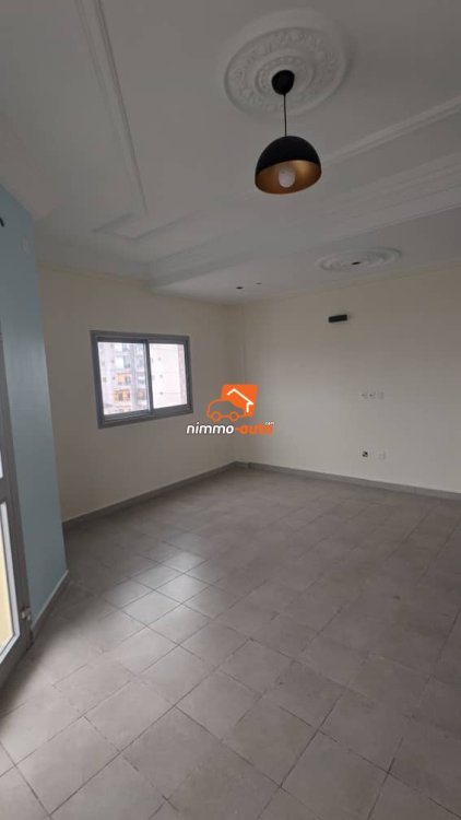 bureaux à louer sous forme d'appartement a  ange raphael