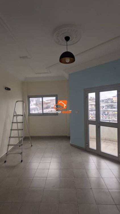 bureaux à louer sous forme d'appartement a  ange raphael