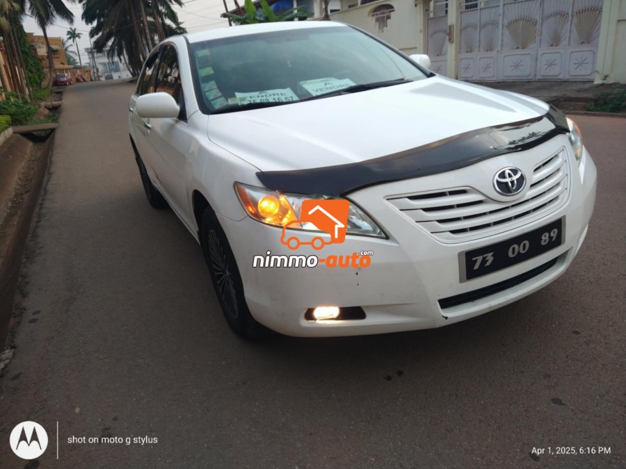 TOYOTA CAMRY