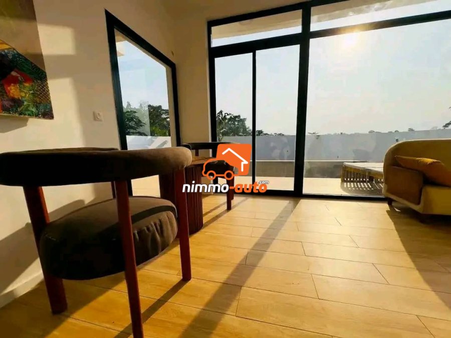 résidence meublée et luxueuse à vendre à nkoabang