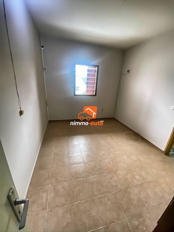 jolie villa à louer avec parking à maképé