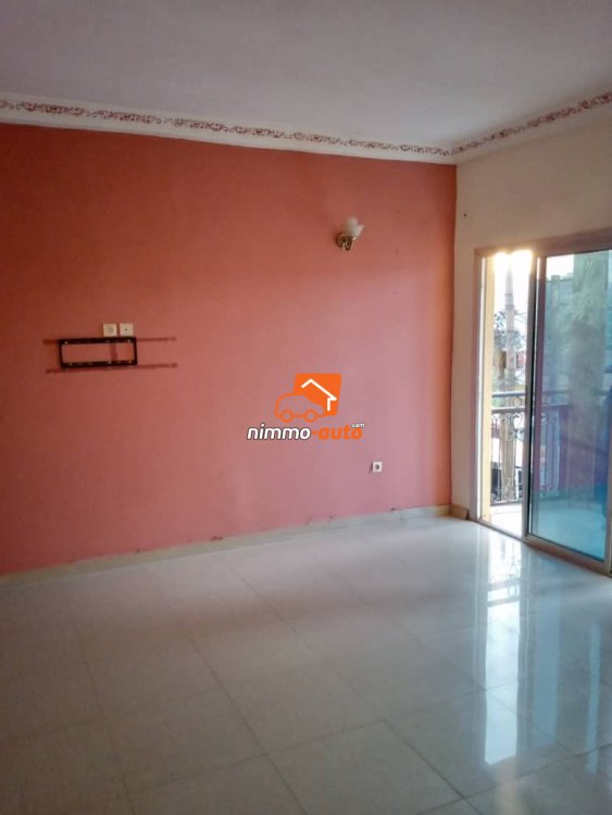 Appartement à louer à Biyemassi