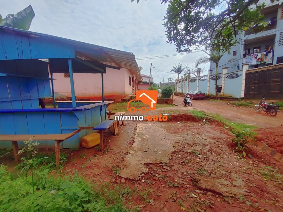 fond de commerce et emplacement à  vendre