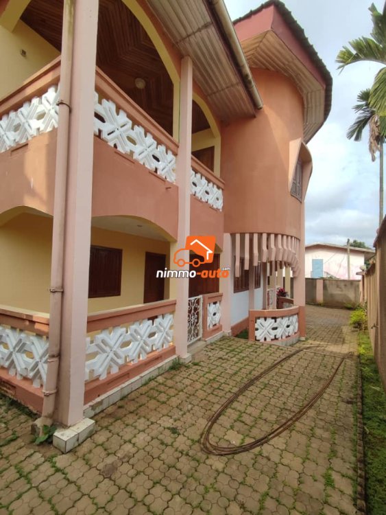 duplex haut standing à louer à efoulan