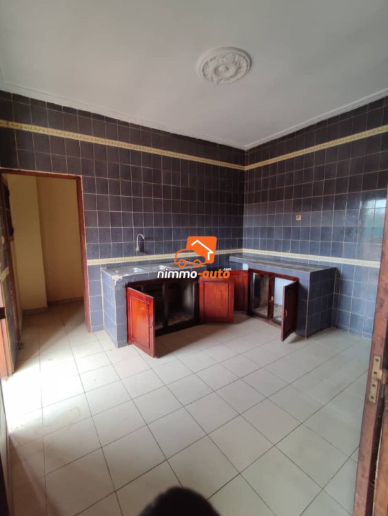 duplex haut standing à louer à efoulan