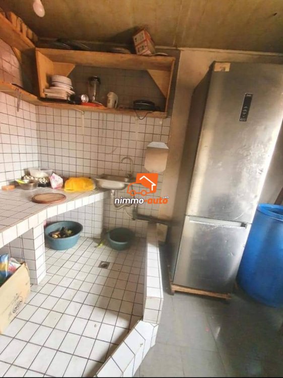 Fond de commerce à vendre à Bastos