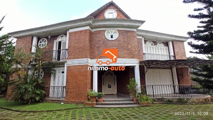 residence construite en brique de terre à vendre à bonamoussadi