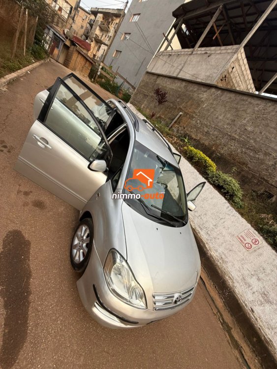 toyota avensis à vendre