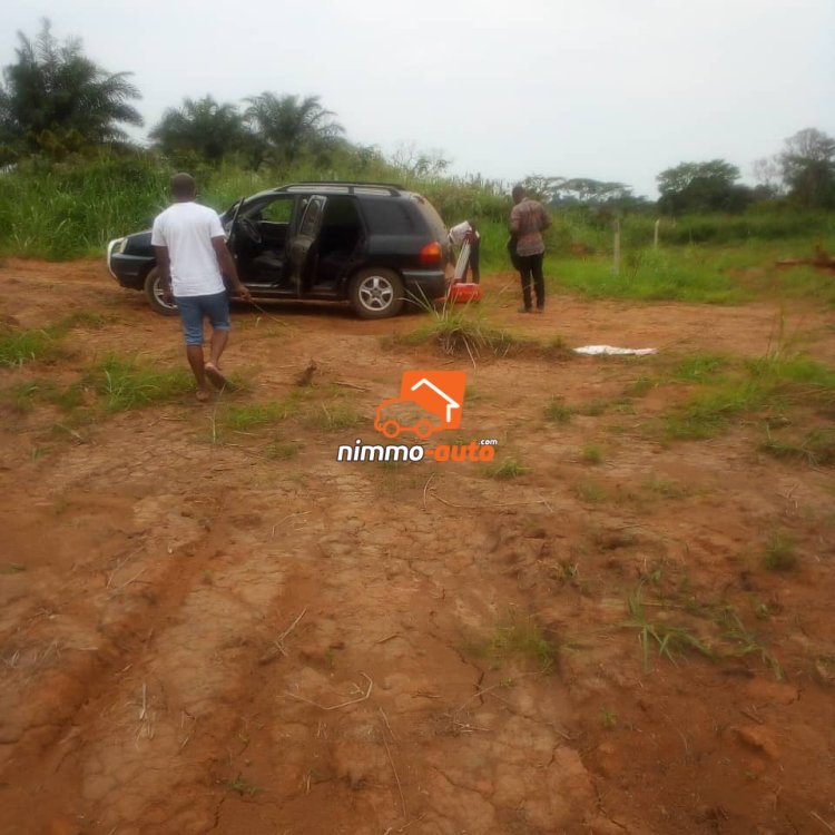 Excellente affaire de 500m² de terrain à vendre à Awae Escalier