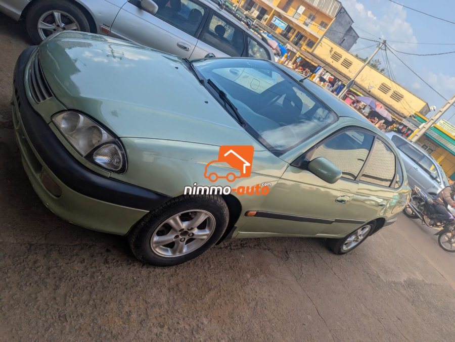 Toyota Avensis modèle Lifback