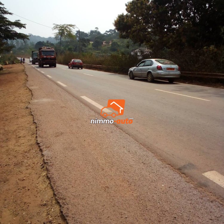 Excellente affaire de 500m² de terrain à vendre à Awae Escalier