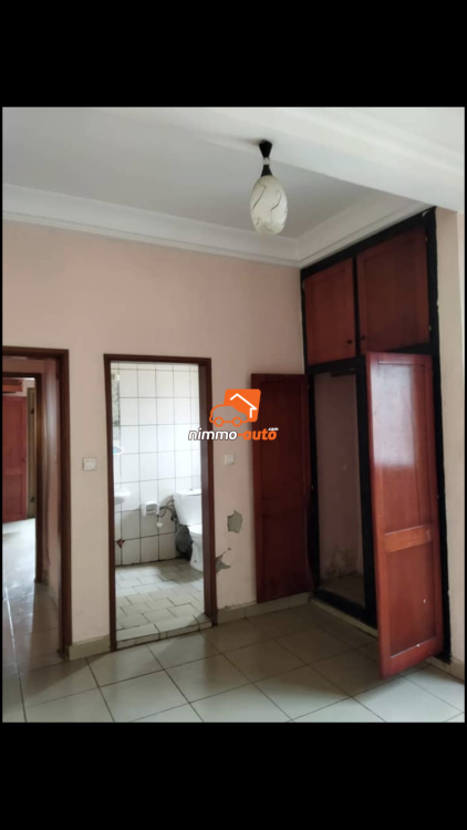 Appartement à louer à Bonamoussadi