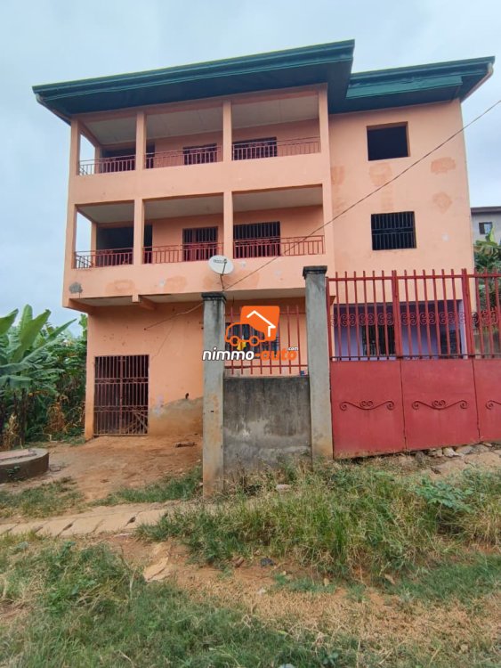 immeubble inachevé à vendre à etoudi