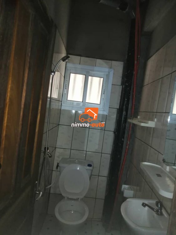 Appartement Moderne à louer à Biyem-Assi Supérette