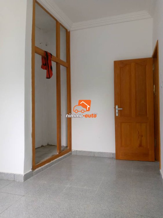 Studio à louer à Kotto