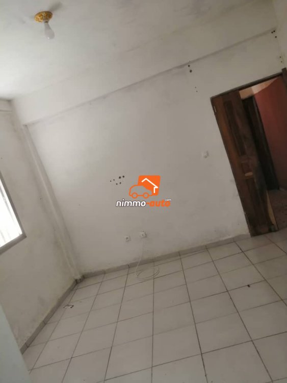 Appartement Moderne à louer à Biyem-Assi Supérette