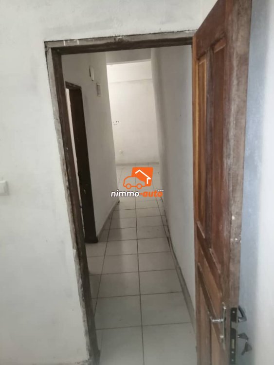 Appartement Moderne à louer à Biyem-Assi Supérette