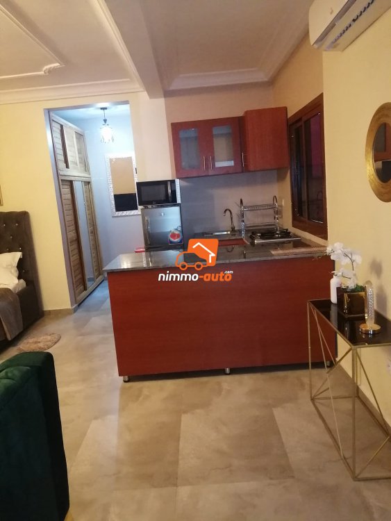 Chambre meublée avec cuisine américaine à louer à Kotto
